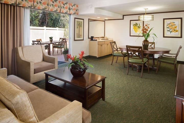 Room 10 of 22
