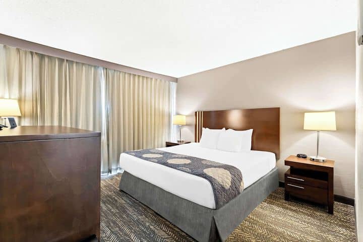 Room 4 of 31