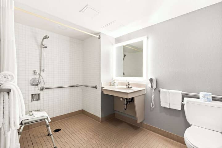 Room 21 of 31